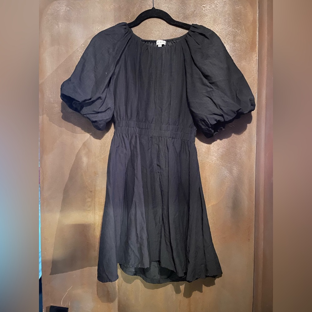 Moon River Black Puffy Sleeve Dress